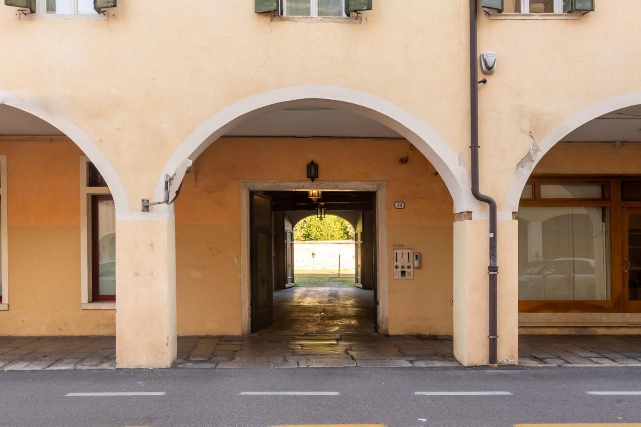 شقة Casa Charleston In Palazzo Nobiliare Al Duomo بادوفا المظهر الخارجي الصورة