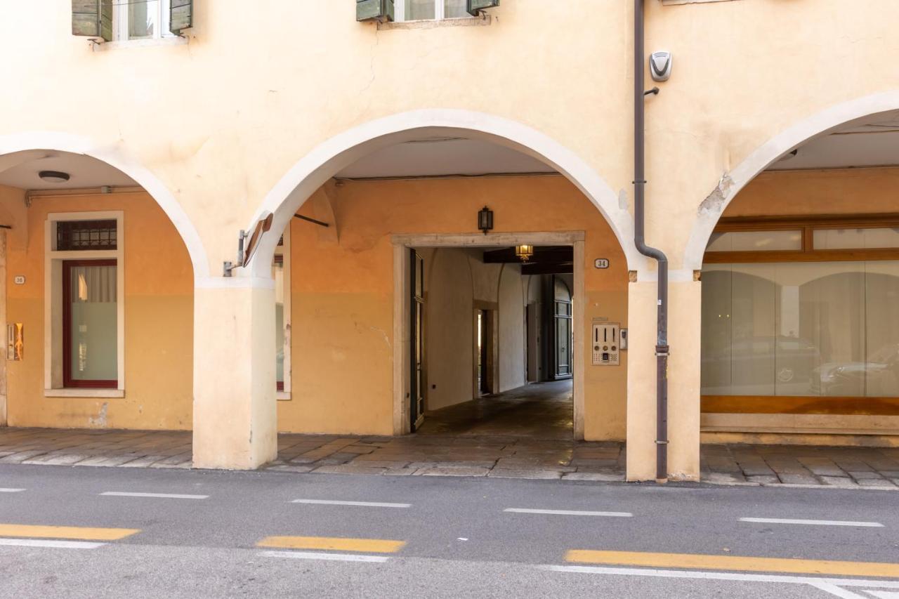شقة Casa Charleston In Palazzo Nobiliare Al Duomo بادوفا المظهر الخارجي الصورة