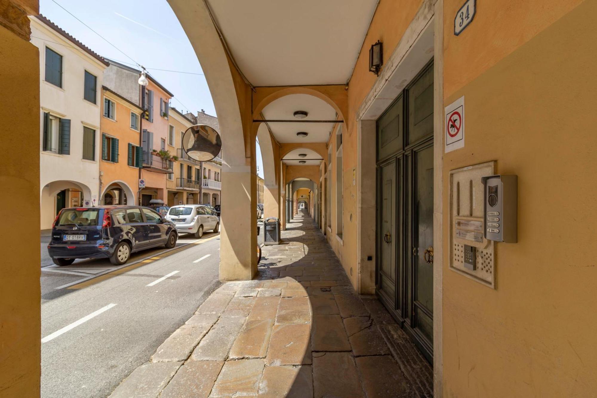 شقة Casa Charleston In Palazzo Nobiliare Al Duomo بادوفا المظهر الخارجي الصورة